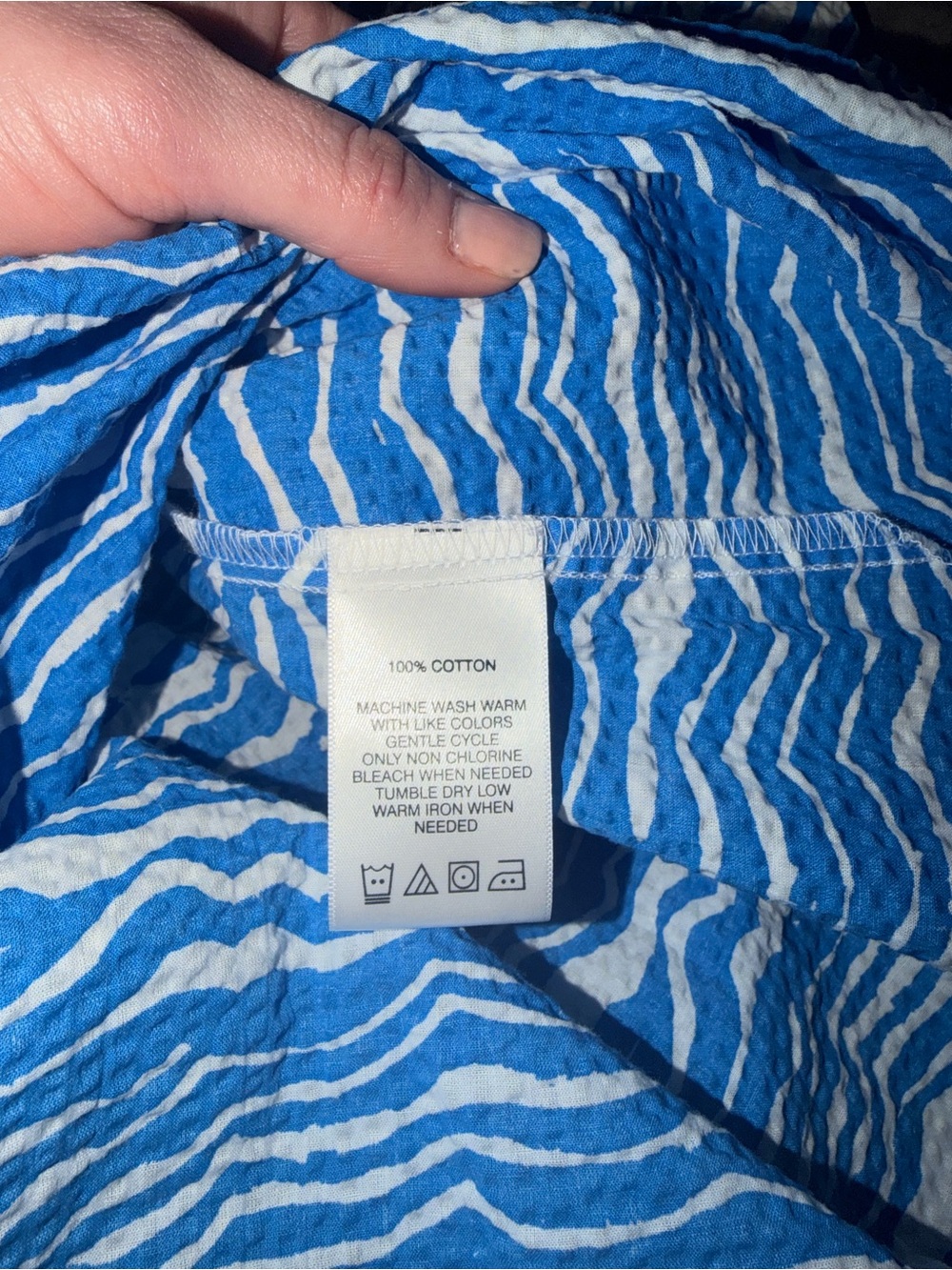 Foxcroft Blue White Wave Print Button Front Shirt Women’s Size 12 Cotton - Picture 7 of 8